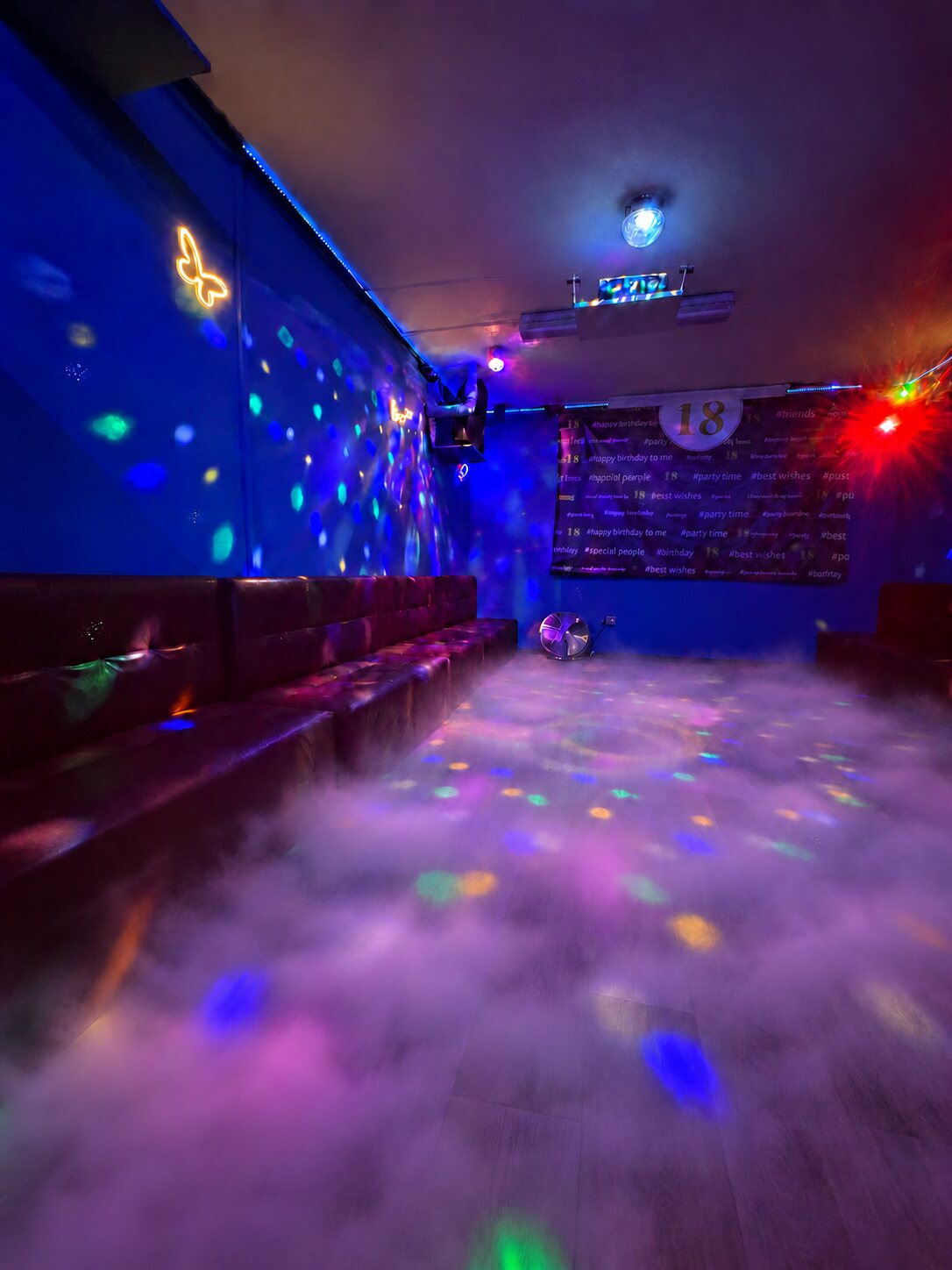 PARTYSTATION — NAJMNIEJSZY LOKAL NA NAJWIĘKSZE WSPOMNIENIA.